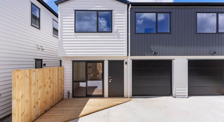  at 8C Devonshire Road, Unsworth Heights, North Shore City, Auckland