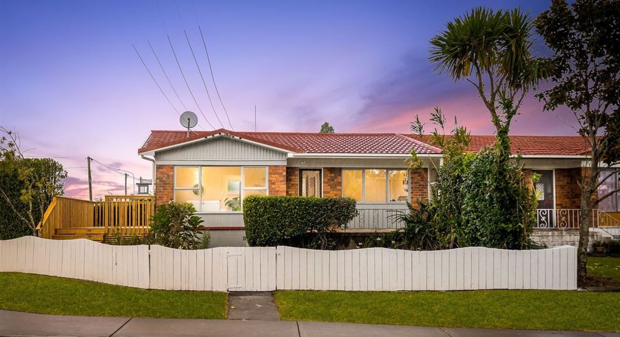  at 1/14 Flanshaw Road, Te Atatu South, Auckland