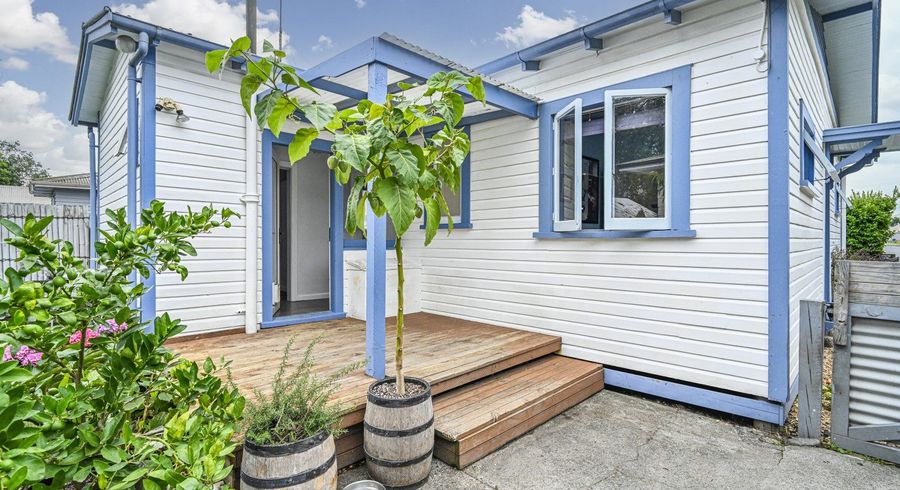  at 900 Freyberg Street, Raureka, Hastings, Hawke's Bay