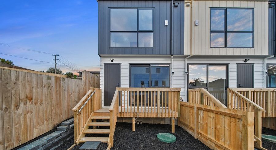  at 5/17 Sunnyfield Crescent, Glenfield, North Shore City, Auckland