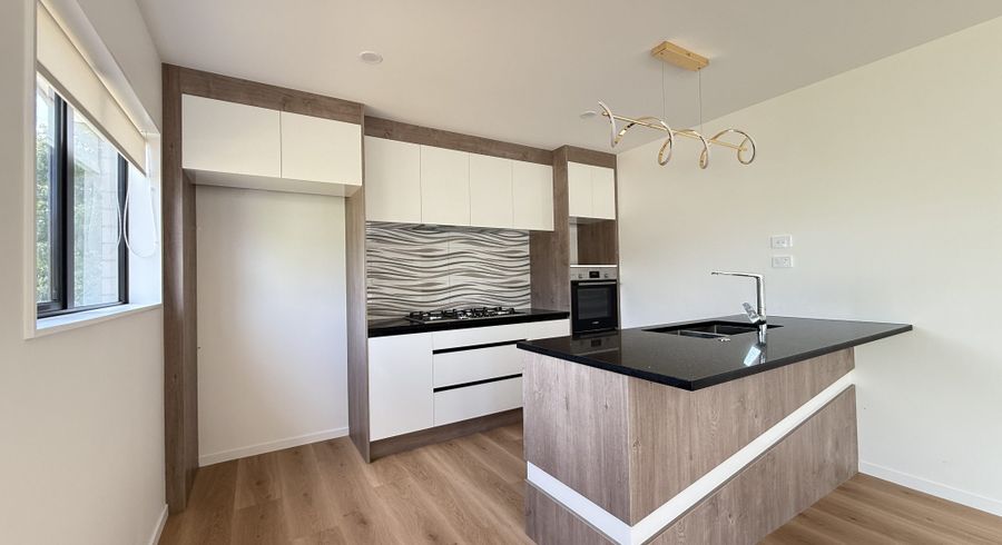  at 4 Tiverton Road, Avondale, Auckland