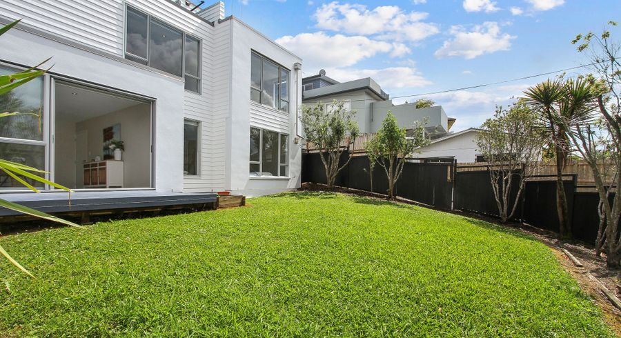  at 4A Korotaha Terrace, Rothesay Bay, Auckland