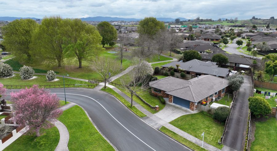  at 35 Farringdon Avenue, Rototuna North, Hamilton