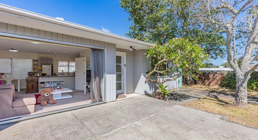  at 2/62 Taharoto Road, Takapuna, Auckland