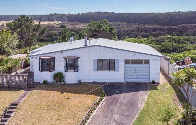  at 1 Muritai Terrace, Hokio Beach, Levin