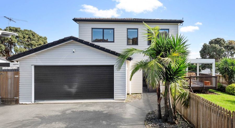  at 2/23 Ruawai Road, Mount Wellington, Auckland