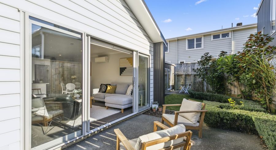  at 28B Mexted Terrace, Tawa, Wellington