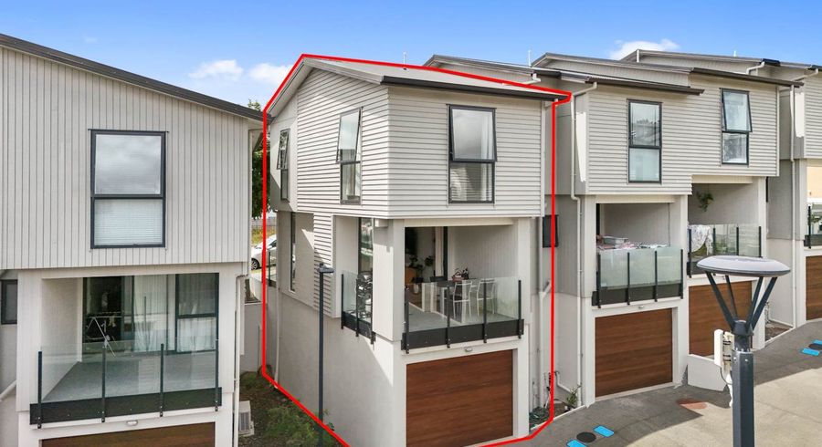  at 8/10 Silver Moon Road, Albany, North Shore City, Auckland