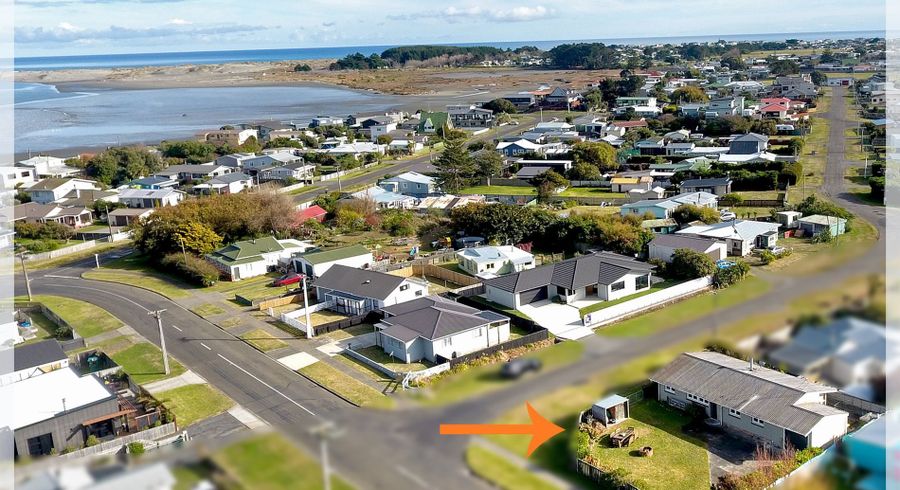  at 19 Linklater Avenue, Foxton Beach, Foxton
