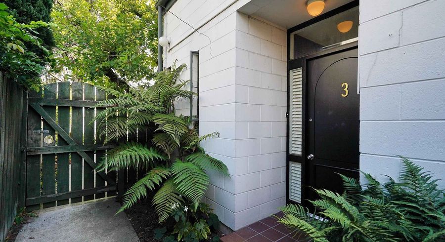  at 3/12 Shrewsbury Street, Merivale, Christchurch