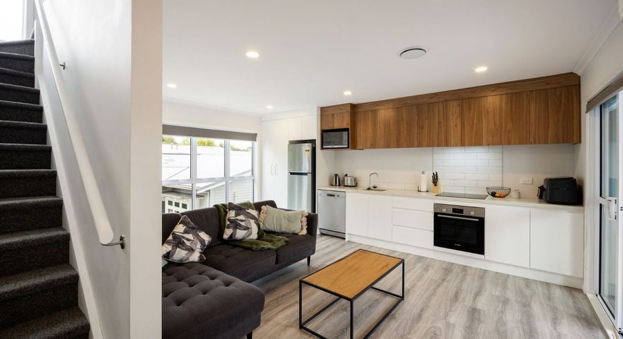  at 2/4 Palmerston Street, Hamilton City Central, Hamilton, Waikato