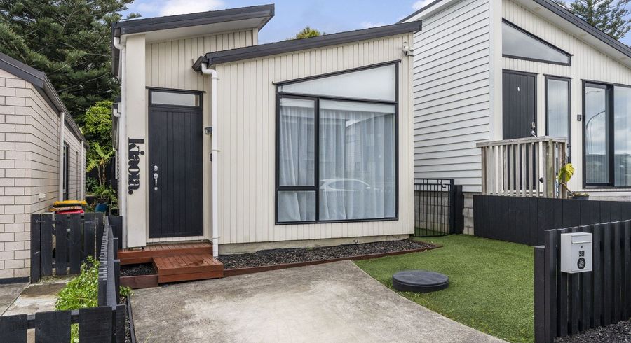  at 3B Matakohe Road, Westgate, Waitakere City, Auckland