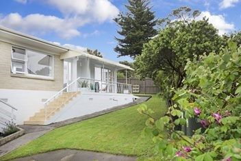  at 2/44 O'Halloran Road, Howick, Manukau City, Auckland