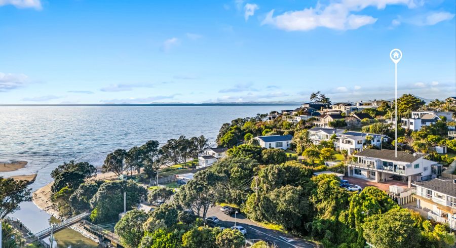  at 2/12 Browns Bay Road, Rothesay Bay, North Shore City, Auckland