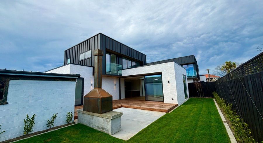  at 2/7 Roa Road, Fendalton, Christchurch City, Canterbury