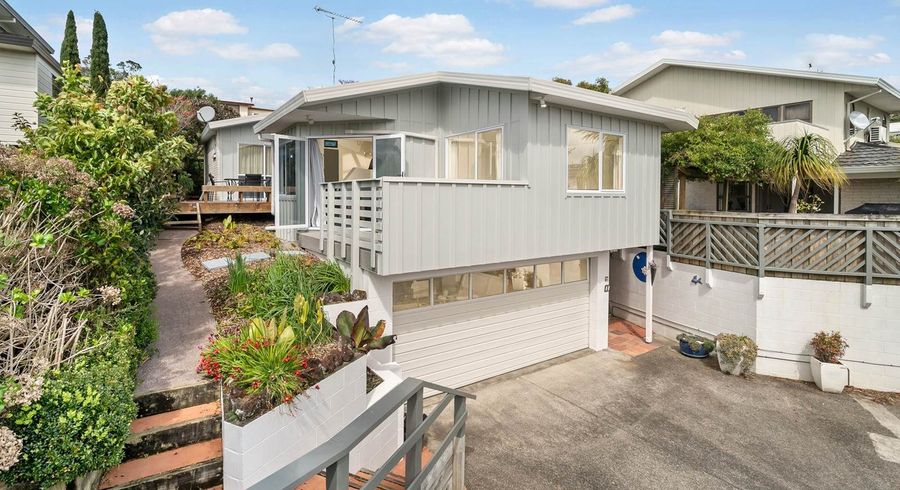  at 2/3 Tiri View Place, Waiake, North Shore City, Auckland