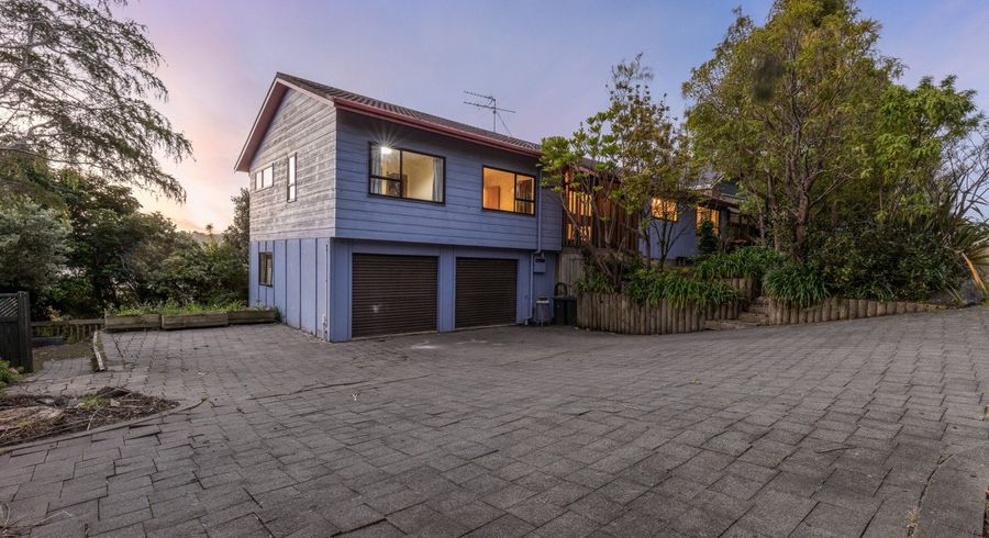  at 17 Kinloch Place, Papakowhai, Porirua