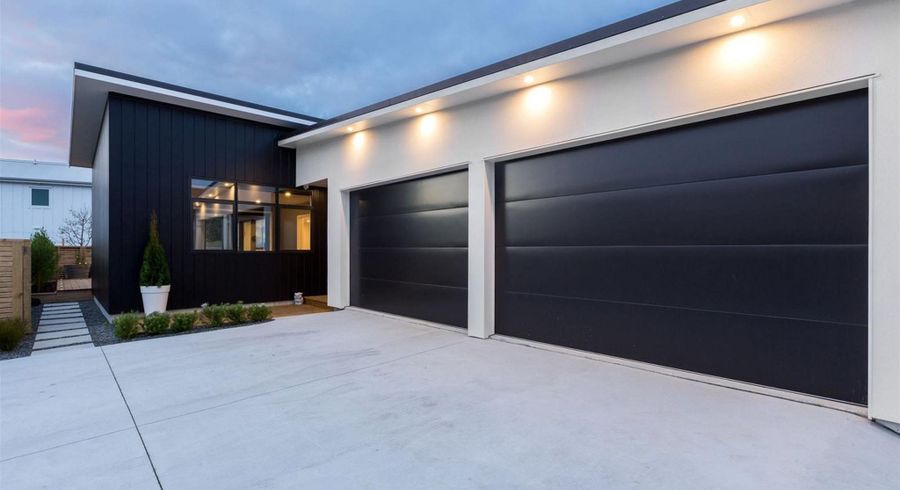  at 6 Cartographer Way, Whitby, Porirua