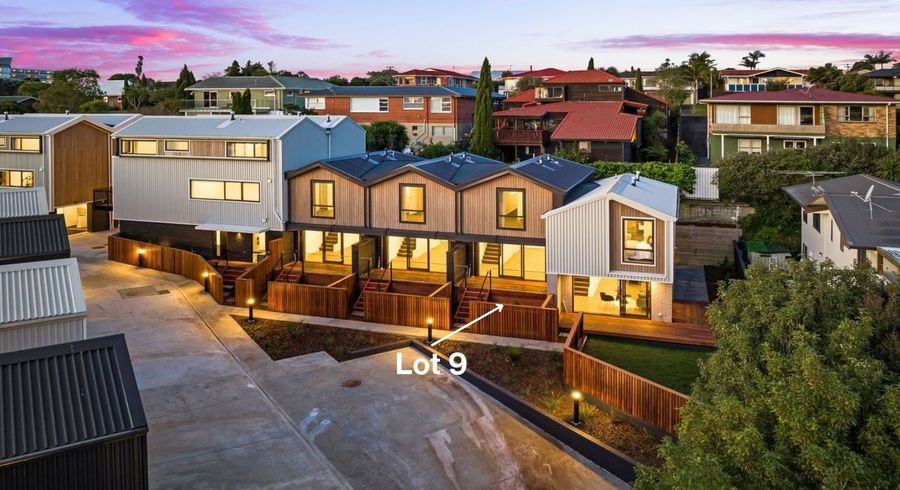 at 9/98-100 Walker Road, Point Chevalier, Auckland City, Auckland