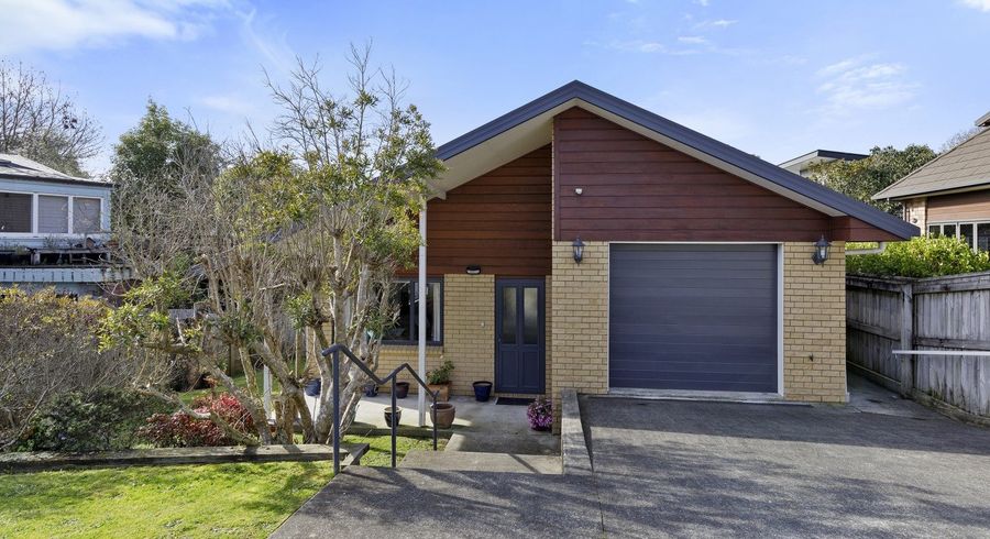  at 9 Gloucester Street, Silverstream, Upper Hutt