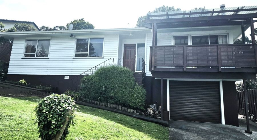  at 46 Easton Park Parade, Glenfield, Auckland