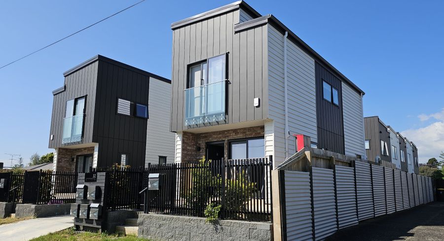  at 32 Beaumonts Way, Manurewa, Manukau City, Auckland