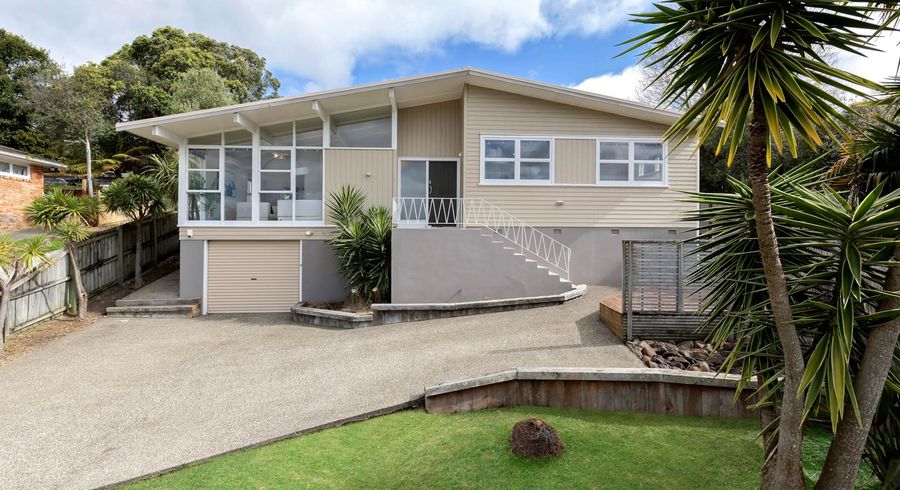  at 29 Hatherlow Street, Glenfield, Auckland