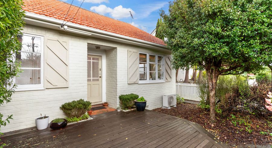  at 48 Waiohua Road, Greenlane, Auckland City, Auckland