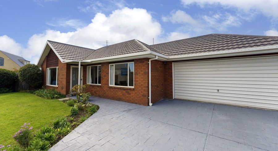  at 17 Seascape Gardens, Bromley, Christchurch