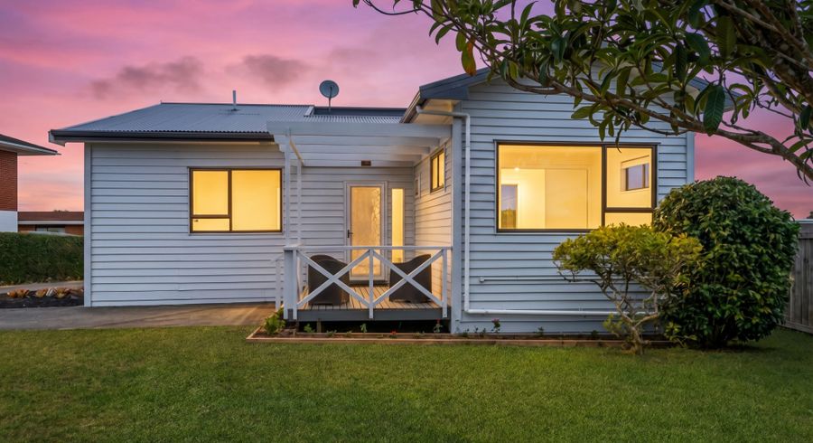  at 85 Pupuke Road, Northcote, North Shore City, Auckland