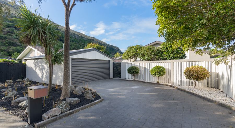  at 5 Cascade Place, Sumner, Christchurch