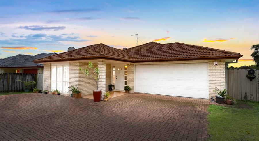  at 268 Cascades Road, Botany Downs, Auckland