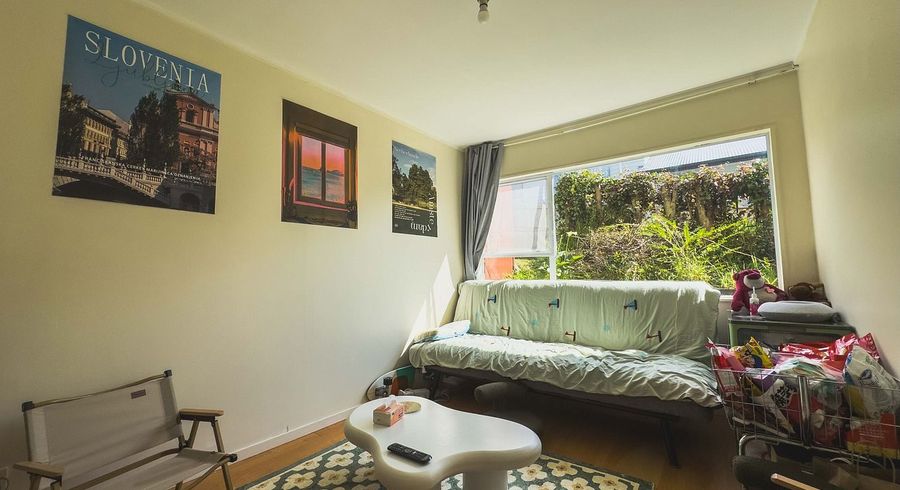  at 32 Rosalind Road, Glenfield, Auckland