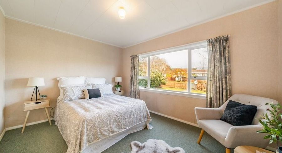  at 4 Heretaunga Square, Silverstream, Upper Hutt, Wellington