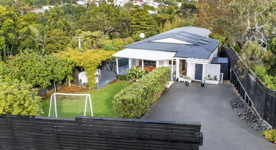  at 12 Park Hill Road, Birkenhead, Auckland