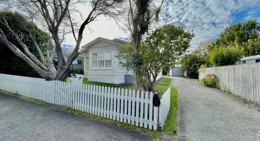  at 5 Harbour View Road, Point Chevalier, Auckland