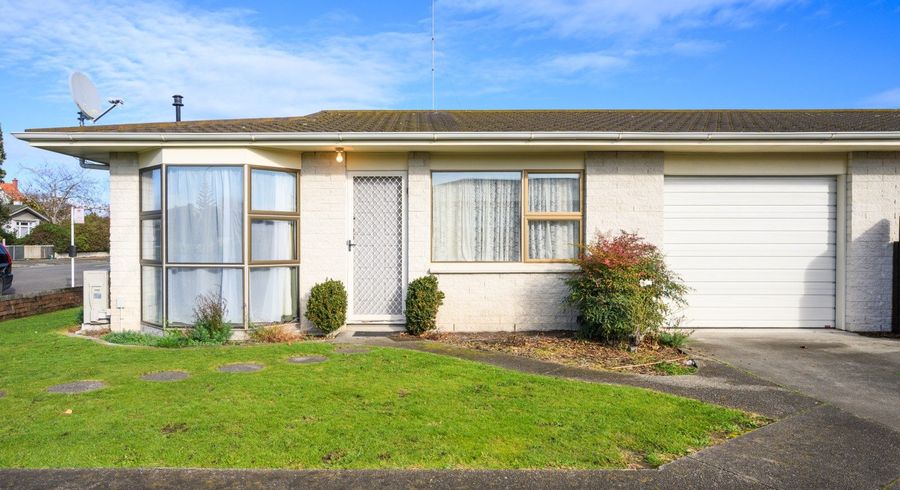  at 1/633 Ferguson Street, Terrace End, Palmerston North, Manawatu / Whanganui