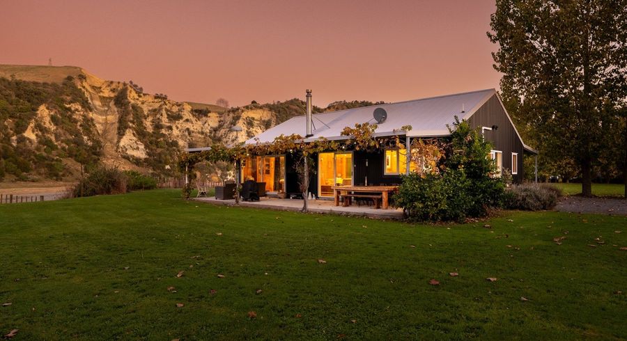  at 161 E and H Rowes Road, Hunterville, Rangitikei, Manawatu / Whanganui