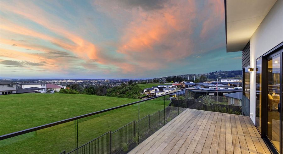  at 129 Penruddock Rise, Westmorland, Christchurch