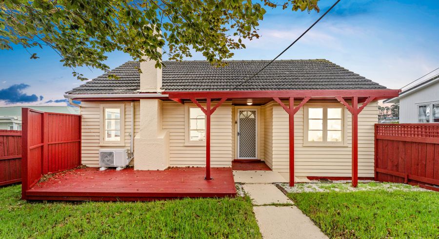  at 1/162 Forrest Hill Road, Forrest Hill, North Shore City, Auckland