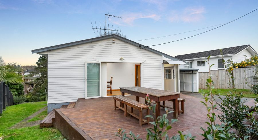  at 48 Chippendale Crescent, Birkdale, North Shore City, Auckland