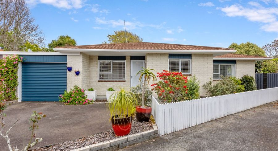  at 2/10 Nursery Place, Westown, New Plymouth
