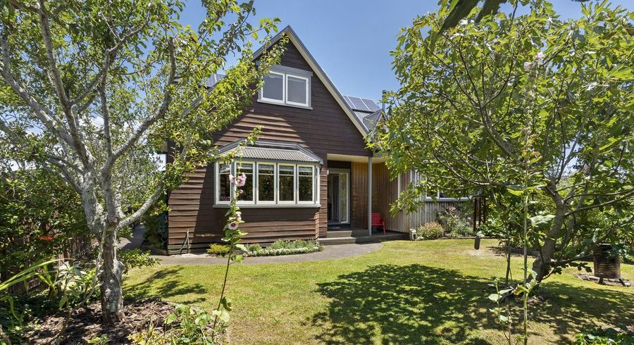  at 4 Smith Road, Merrilands, New Plymouth