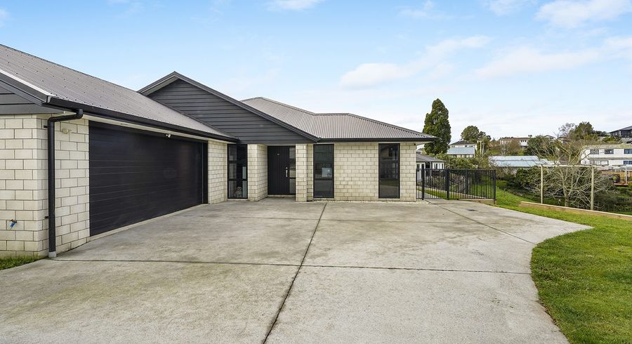  at 15 Carlingford Rise, Dinsdale, Hamilton, Waikato