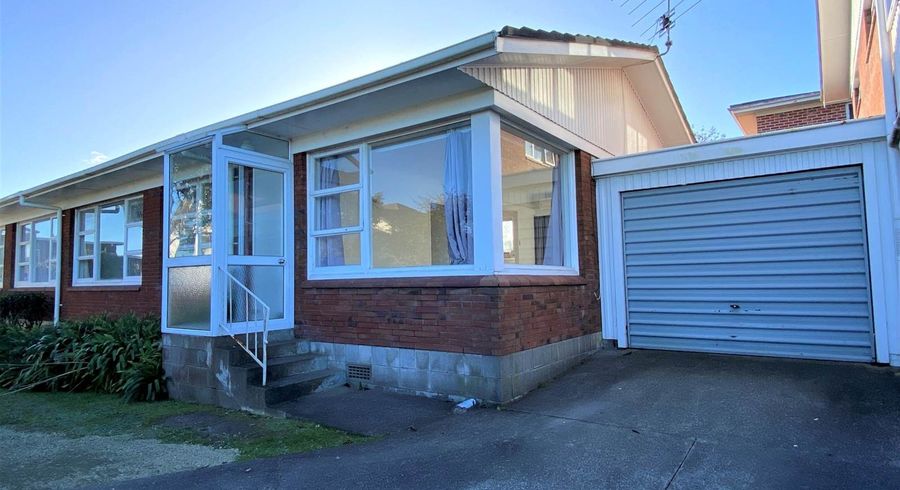  at 2/166 East Coast Road, Milford, North Shore City, Auckland