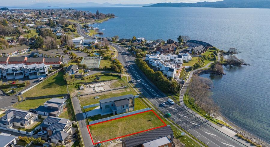  at 3/3 Tremaine Avenue, Two Mile Bay, Taupo