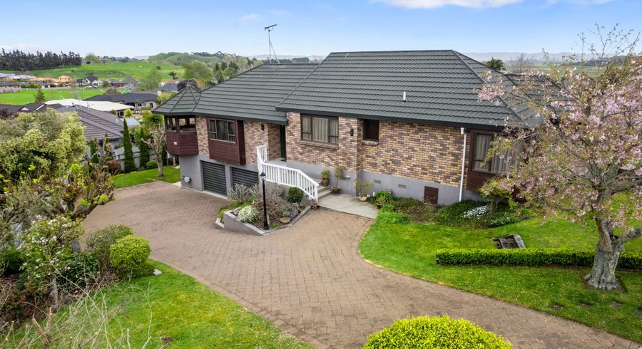  at 10 West Ridge Drive, Western Heights, Hamilton