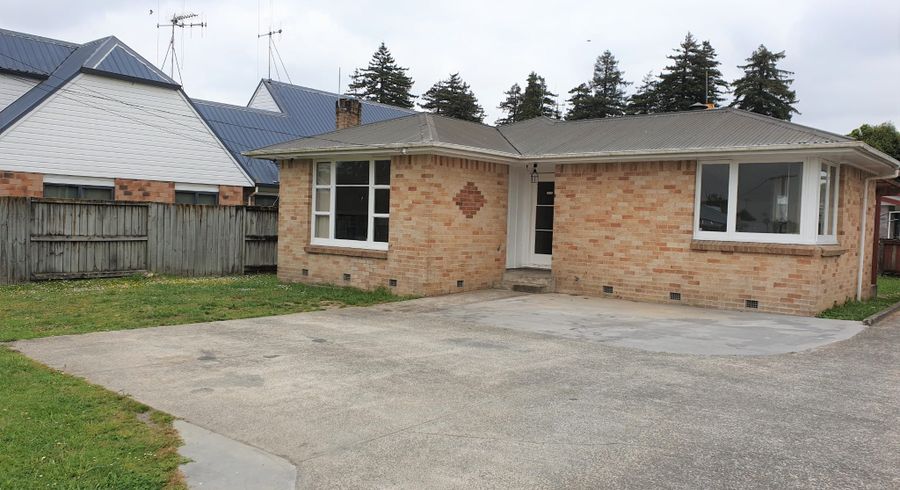  at 6 Inverness Avenue, Hamilton East, Hamilton