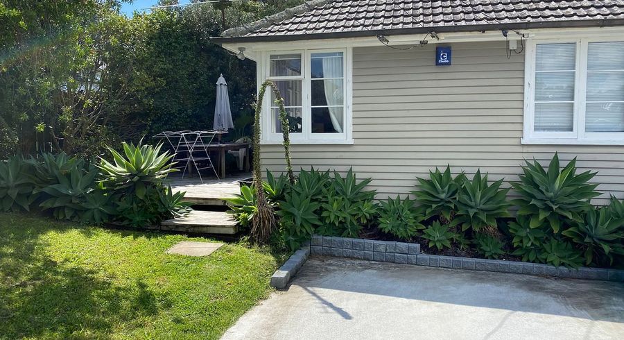  at 5 Cintra Place, Glen Innes, Auckland