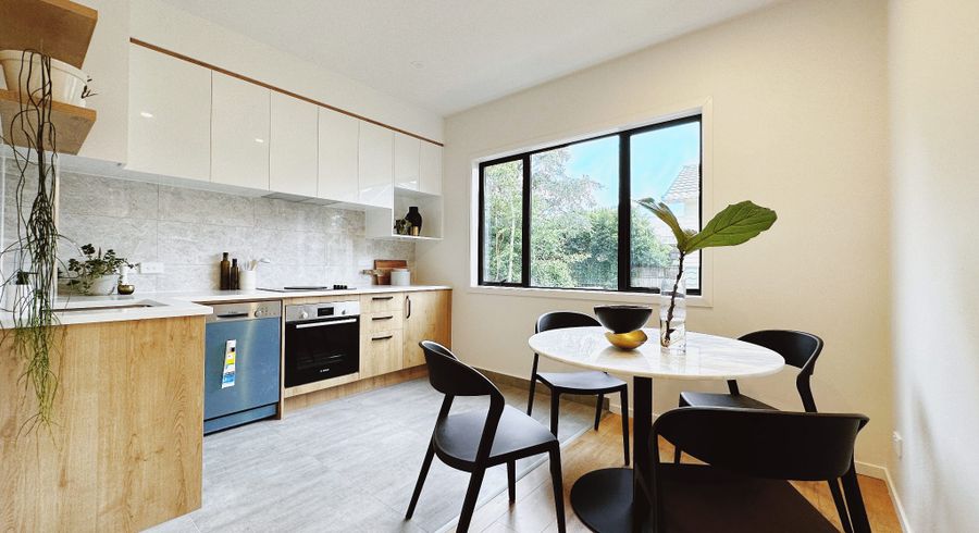  at 4/9 Schnapper Rock Road, Greenhithe, Auckland